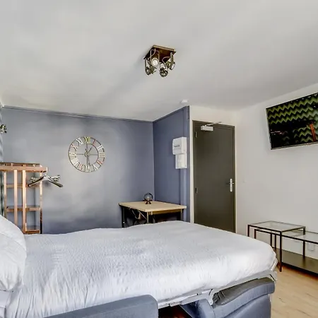 129 Haim - Superbe A Paris. Paris